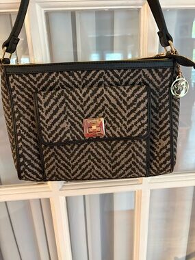 Spartina 449 Black and Gray Chevron-Pattern Shoulder Bag with Gold Charm